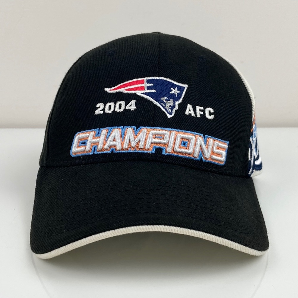 New England Patriots NFL 2004 AFC Champions Strapback Hat Black Embroidered Logo